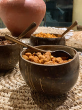 Load image into Gallery viewer, Coconut bowls set four 150-200 ML - Oval matt four
300-350 ML- Glossy round
