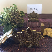 Load image into Gallery viewer, Lotus Place Card Holder