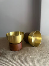 Load image into Gallery viewer, Vivid brass bowls set of two

