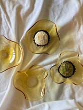 Load image into Gallery viewer, Yellow small plates (Set of 4)
