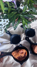 Load image into Gallery viewer, Black skillet (Set of 4)
