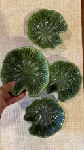 Load image into Gallery viewer, Leaf bowls (set of four)
