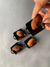 Load image into Gallery viewer, Mini tray set of 8 (4 gold and 4 black)
