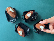 Load image into Gallery viewer, Mini tray set of 8 (4 gold and 4 black)
