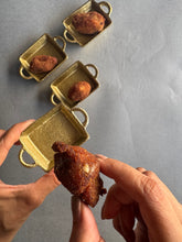 Load image into Gallery viewer, Mini tray set of 8 (4 gold and 4 black)
