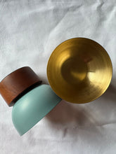 Load image into Gallery viewer, Vivid brass bowls set of two
